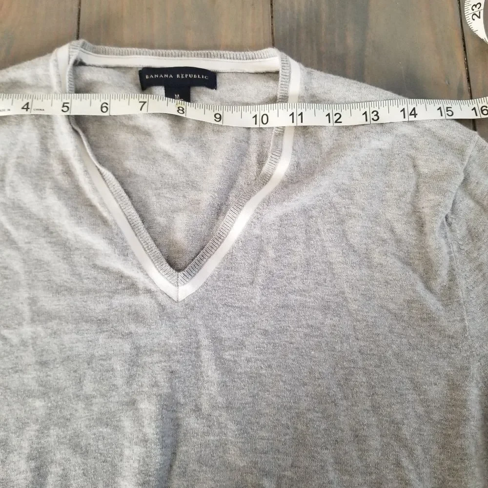 Banana republic v-neck pullover cardigan 100% cotton size medium
